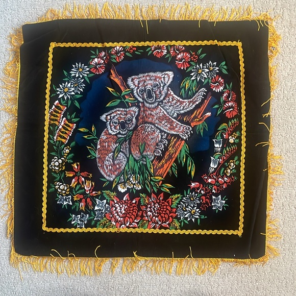 Brand New Vintage Hand Painted Velvet Koala Tapestry Pillow Case or Wall Hanging - Picture 3 of 10